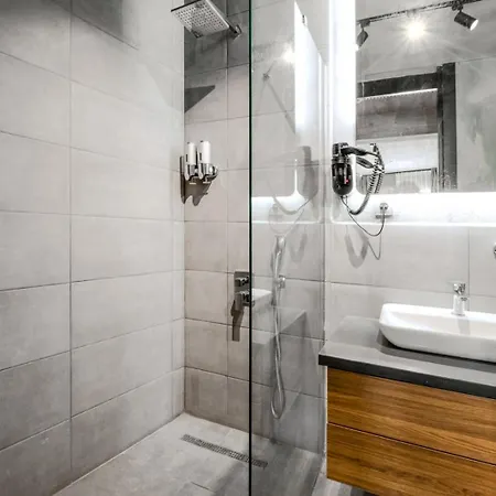 Warszawski Ξενοδοχείο Αλακάτι