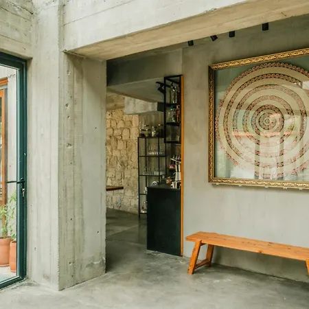 Warszawski Ξενοδοχείο *